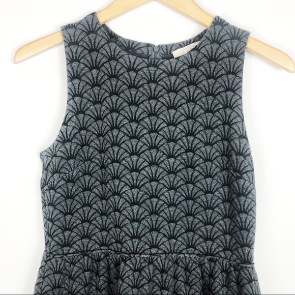 LOFT Shell Print Knit Mini Dress | Grey | Size 8 - Picture 4 of 10